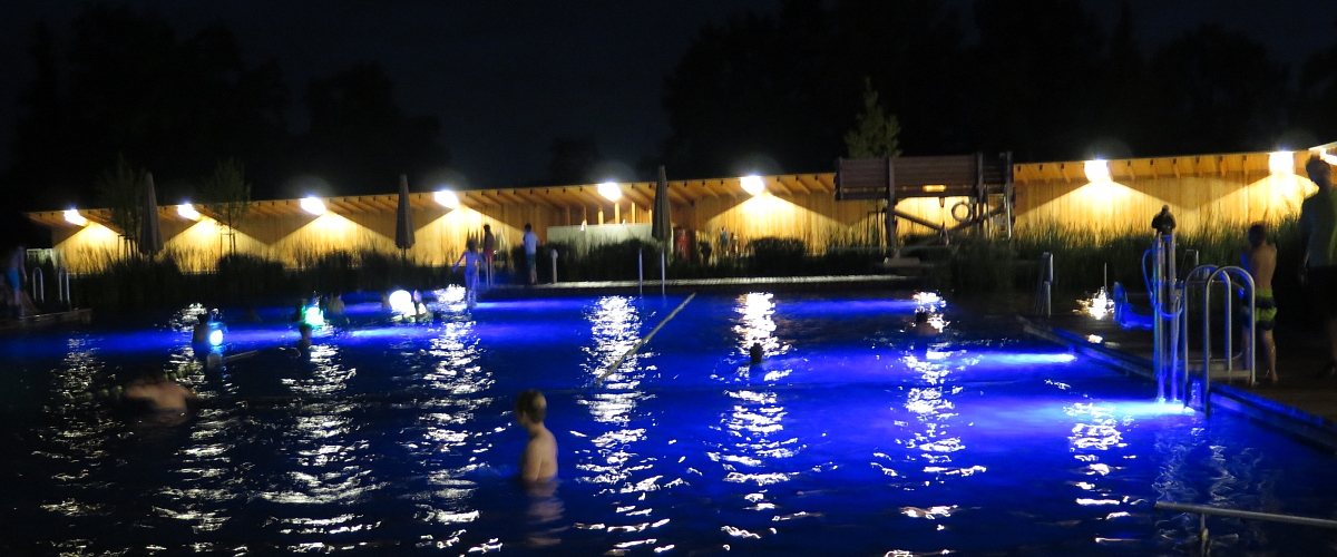 Nachtbaden Schwimmen bis 23 Uhr - angenehmes Badeerlebnis